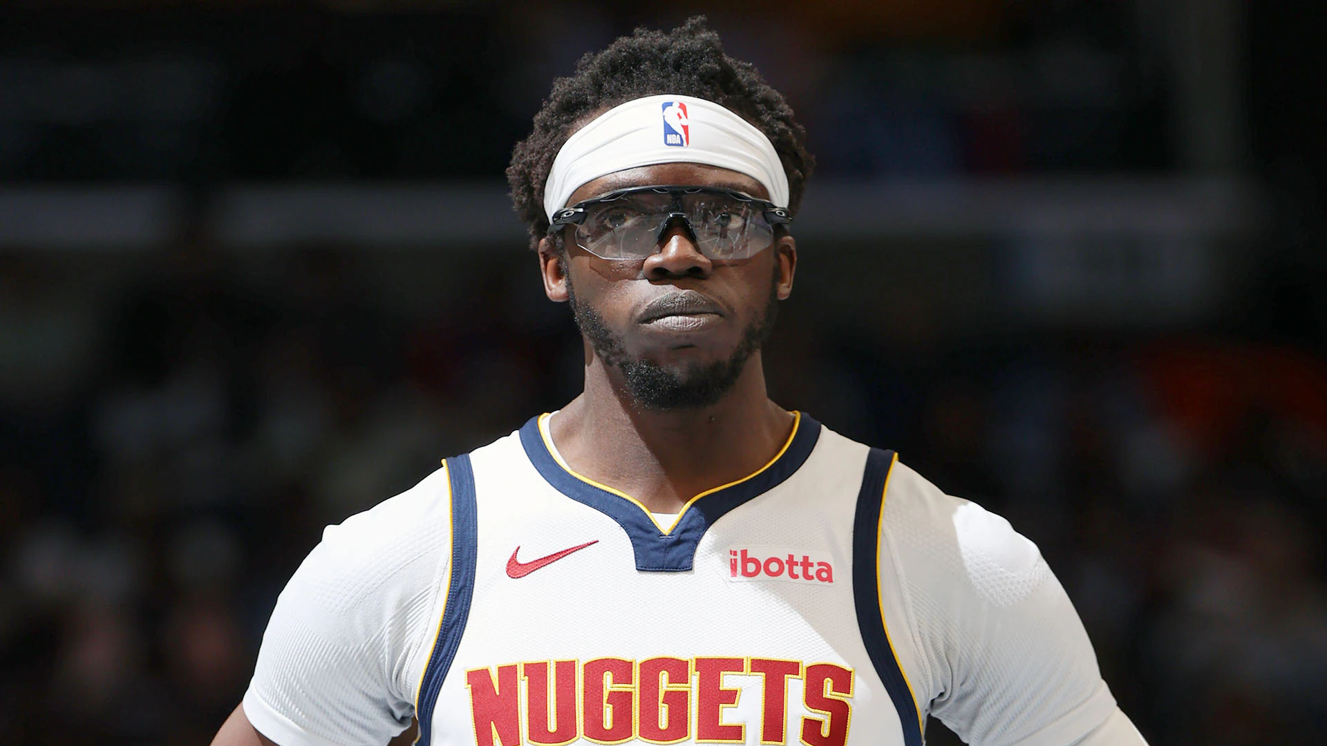 denver nuggets trade reggie jackson to charlotte hornets